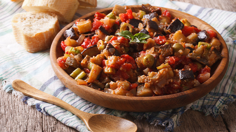 Sicilya patlıcanlı caponata tarifi