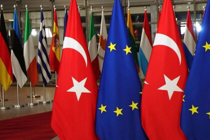 AB'ye göre Türkiye belirleyici aktör: 'Kilit ülke... istikrara katkı sağlıyor'