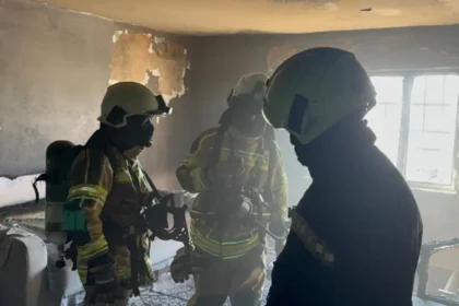 Çocuklar sobayı devirdi, faciadan dönüldü