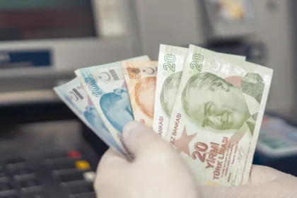 Öğrencilerin gözü İBB burs sonuçlarında: 2025 İBB burs başvuru sonuçları açıklandı mı?